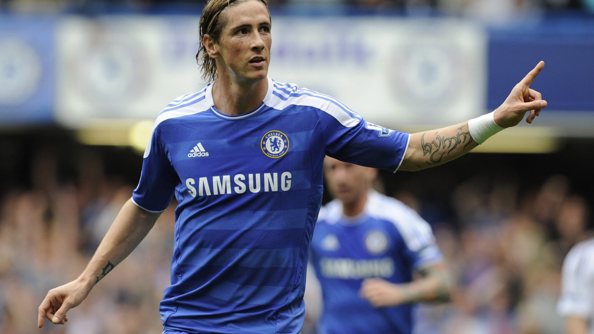 斯图加特双前锋体系打出边中合一战术，斯图加特 前锋